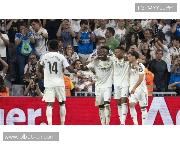 西甲经典对决曼联与巴黎圣日耳曼战成平局帽子戏法引发全场热烈反响