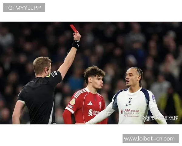 西甲激战：拜仁凭点球险胜利物浦引发争议与热议