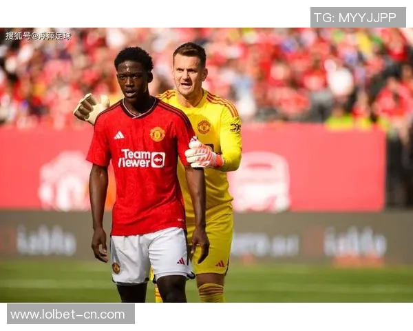 曼联在欧冠激战中逆转AC米兰补时绝杀点燃全场激情