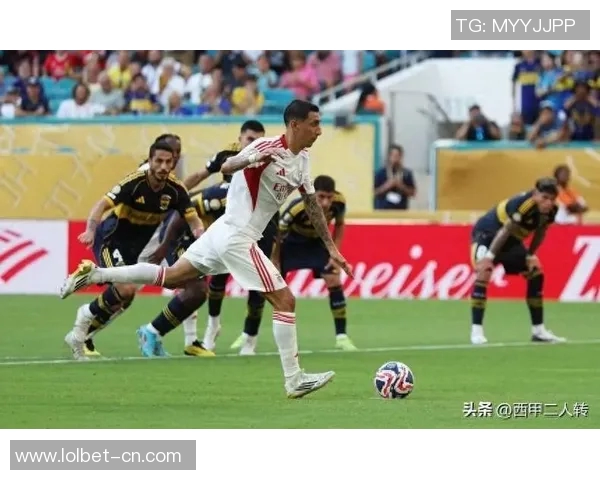 西甲激战巴黎圣日耳曼大胜本菲卡神扑引发争议判罚全场沸腾