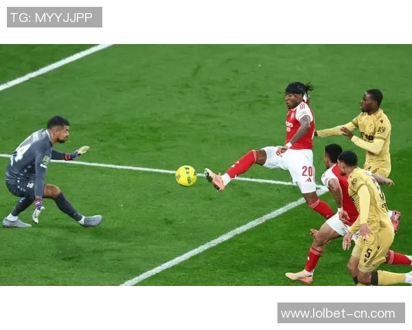 中超精彩对决AC米兰狂胜切尔西乌龙球瞬间引发全场热潮